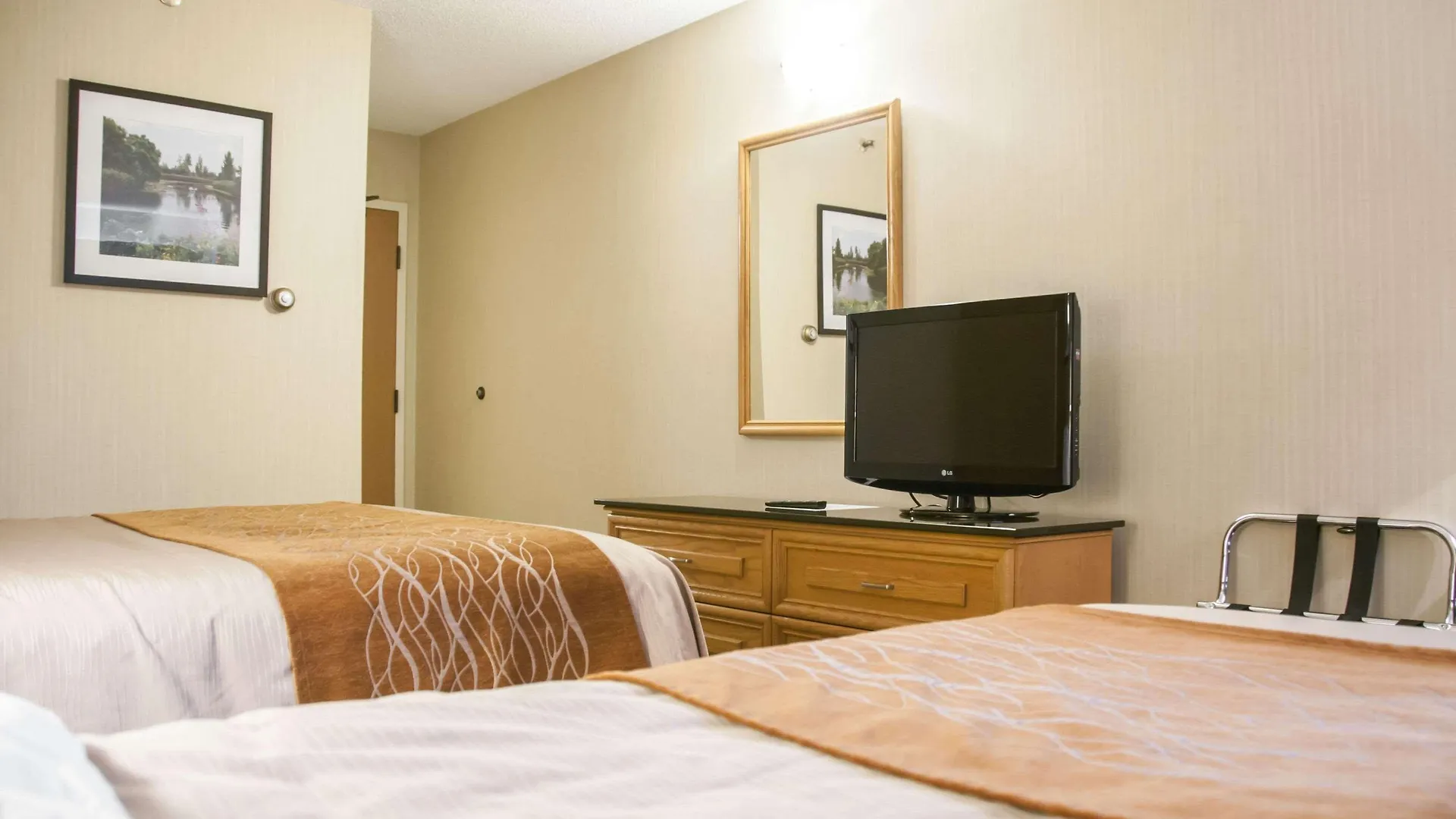 Comfort Inn South Brossard 3*,