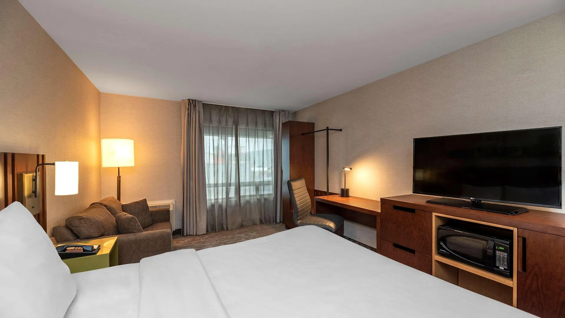 Comfort Inn South Brossard 3*,